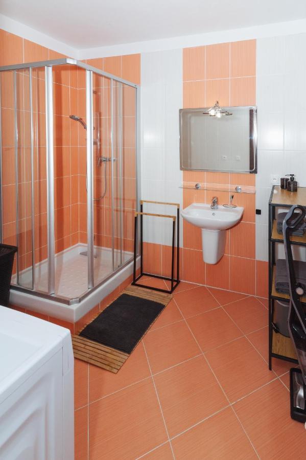 Vila Helena - Apartman Helena 16 Ruzomberok Exterior foto